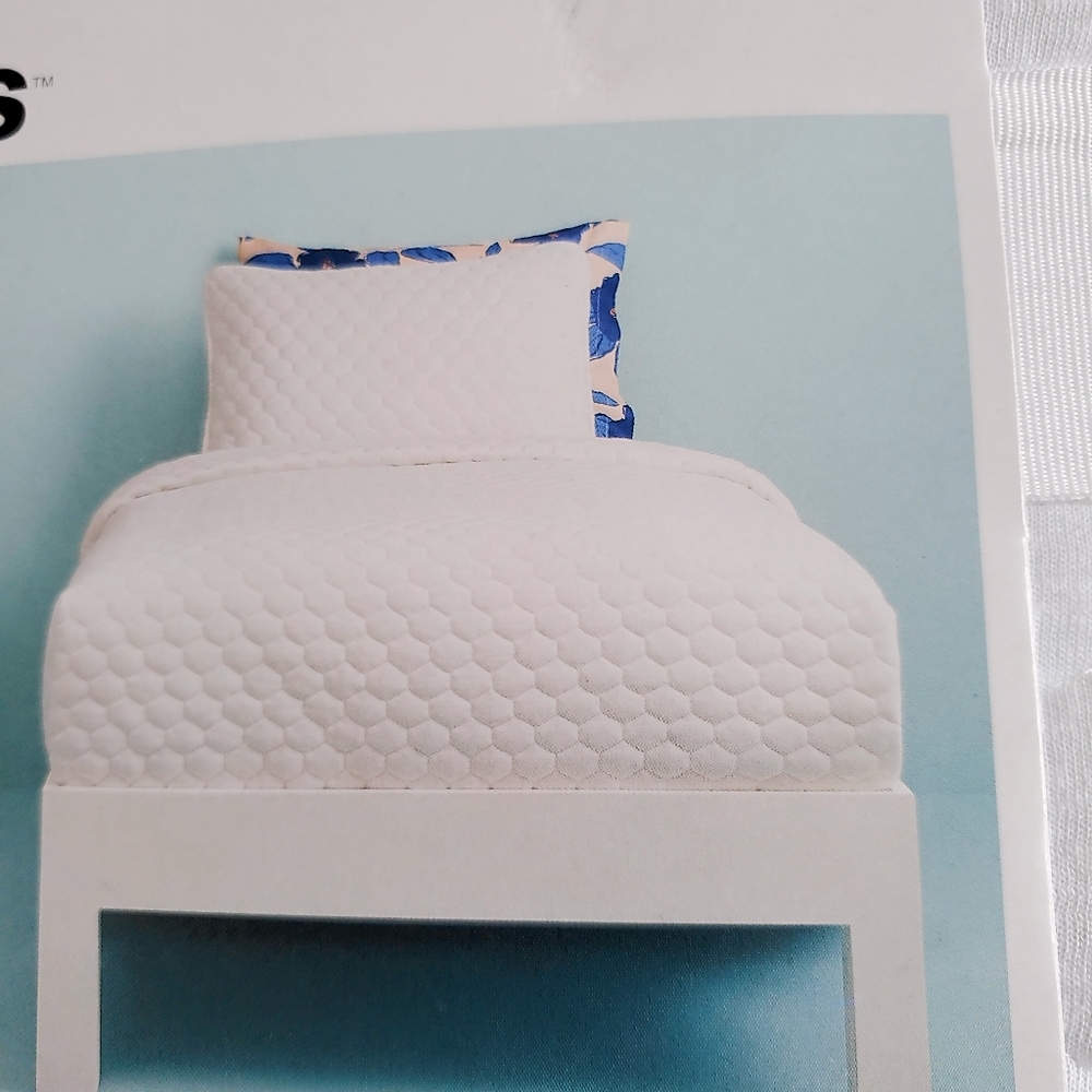 XL twin dorm bed Jersey quilt
